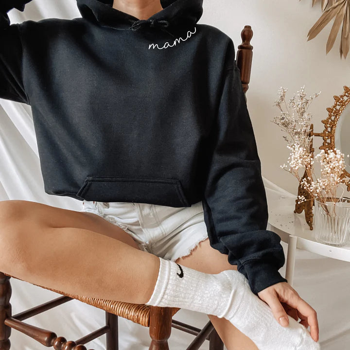 Sweat Mama personnalisé, texte au col et prénoms sur la manche