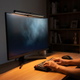 Lampe pour écran LED réglable - un bureau éclairé sans encombrement