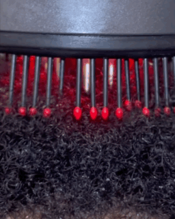 Peigne LED Portable 630 nm – Massage & Nutrition Capillaire