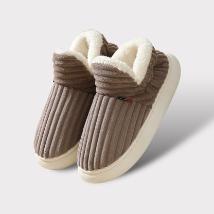 Pantoufles en polaire et coton - des pieds au chaud à la maison