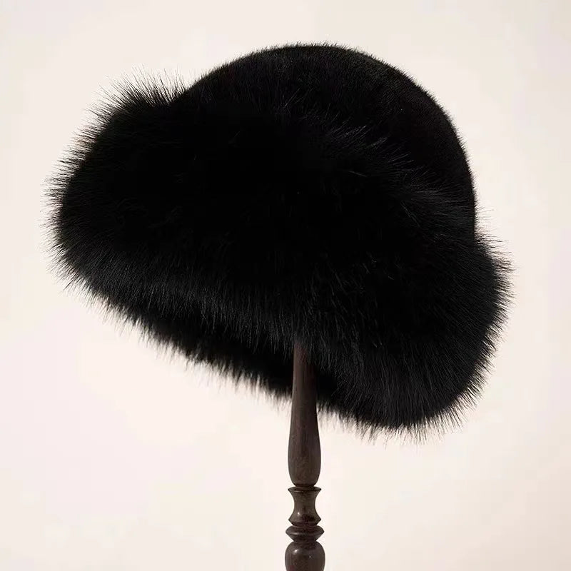 Furla – Elegante Damen Winter-Pelzmütze für warme