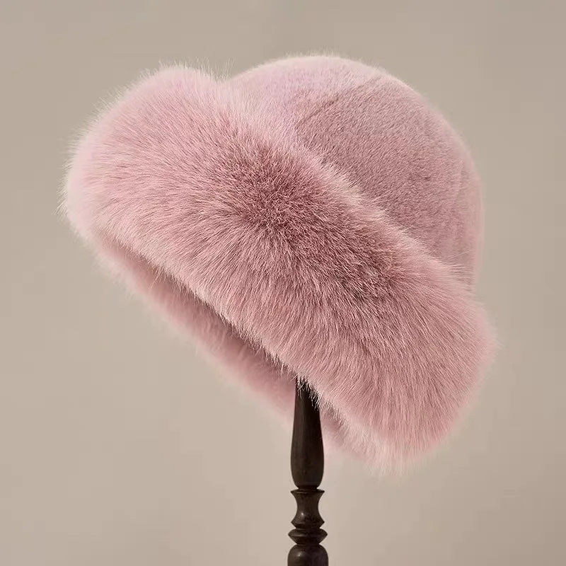 Furla – Elegante Damen Winter-Pelzmütze für warme