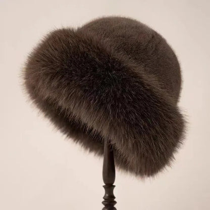 Furla – Elegante Damen Winter-Pelzmütze für warme