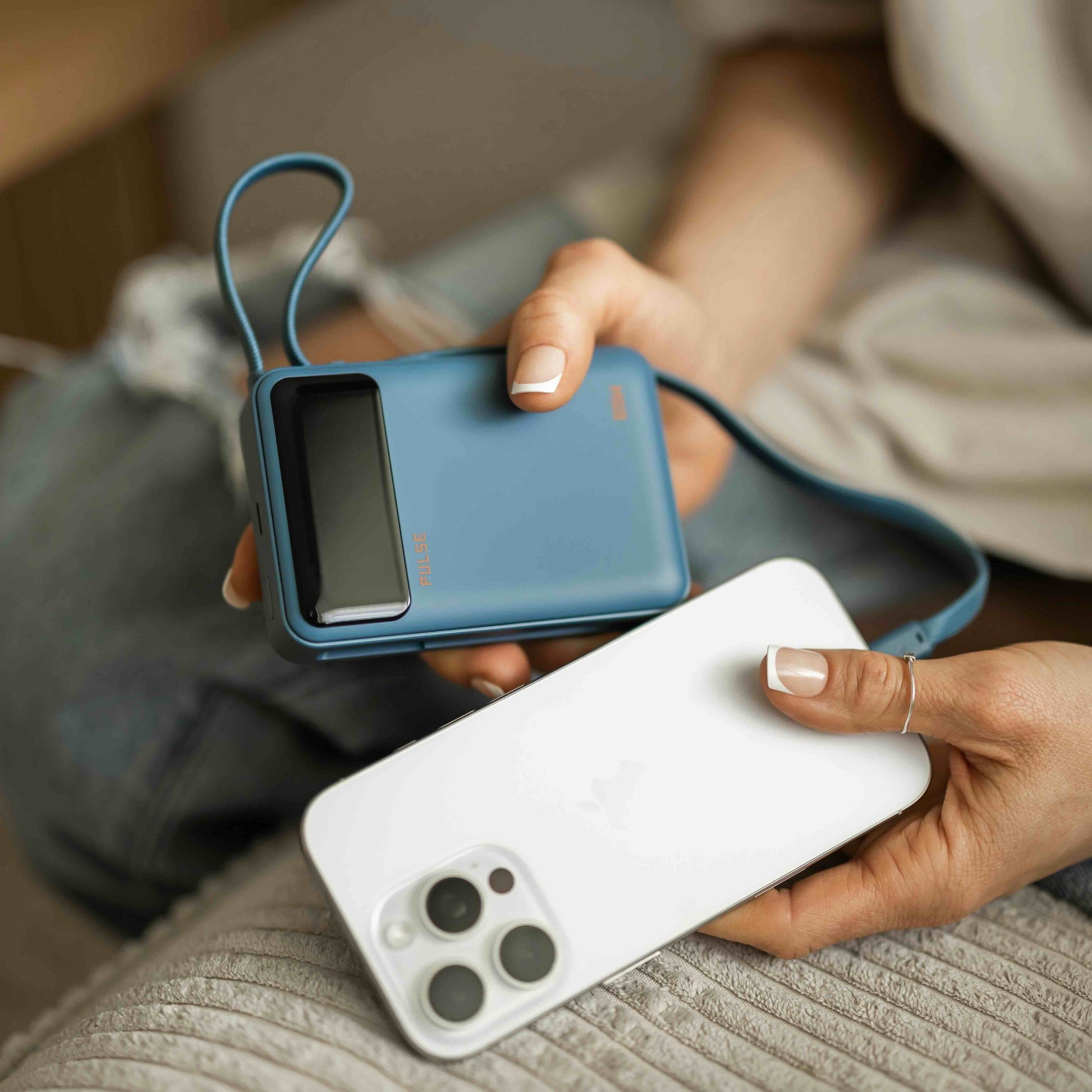 Powerbank 20.000 mAh | Kompakte Laptop-Powerbank mit 65 W Power Delivery, USB-C-Kabel und mehreren Ladeanschlüssen