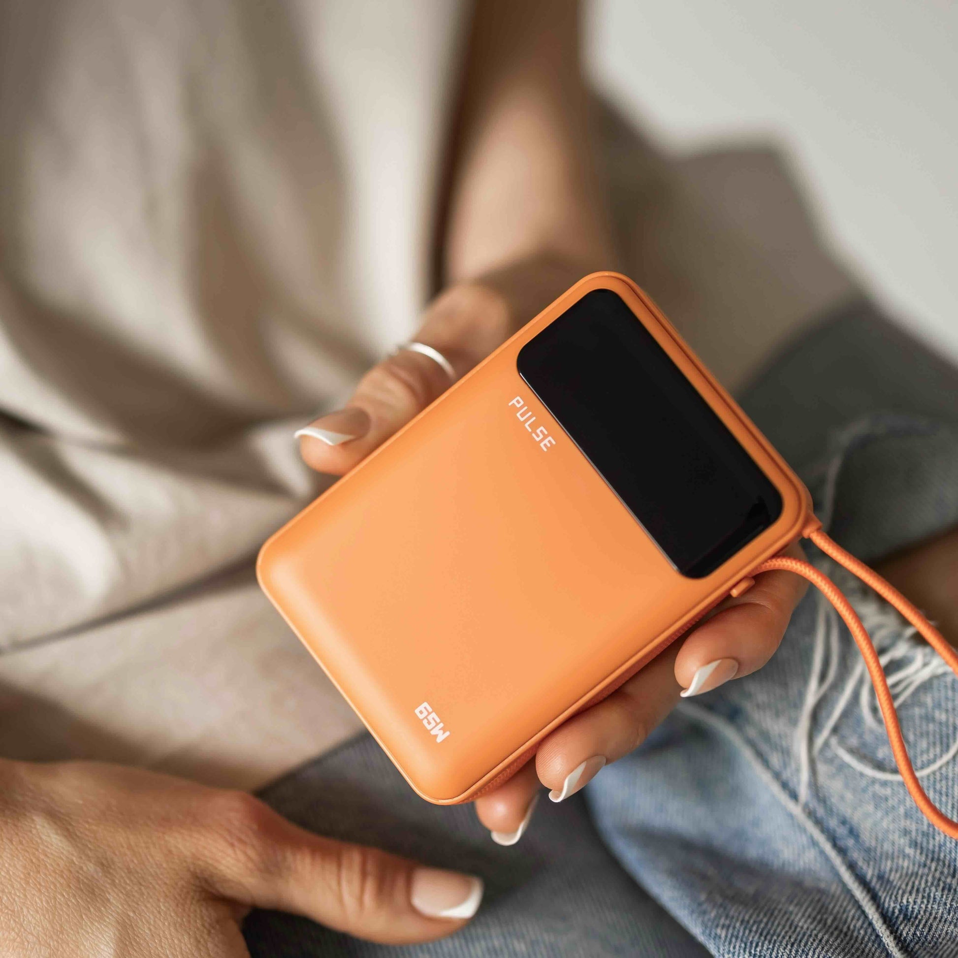 Powerbank 20.000 mAh | Kompakte Laptop-Powerbank mit 65 W Power Delivery, USB-C-Kabel und mehreren Ladeanschlüssen
