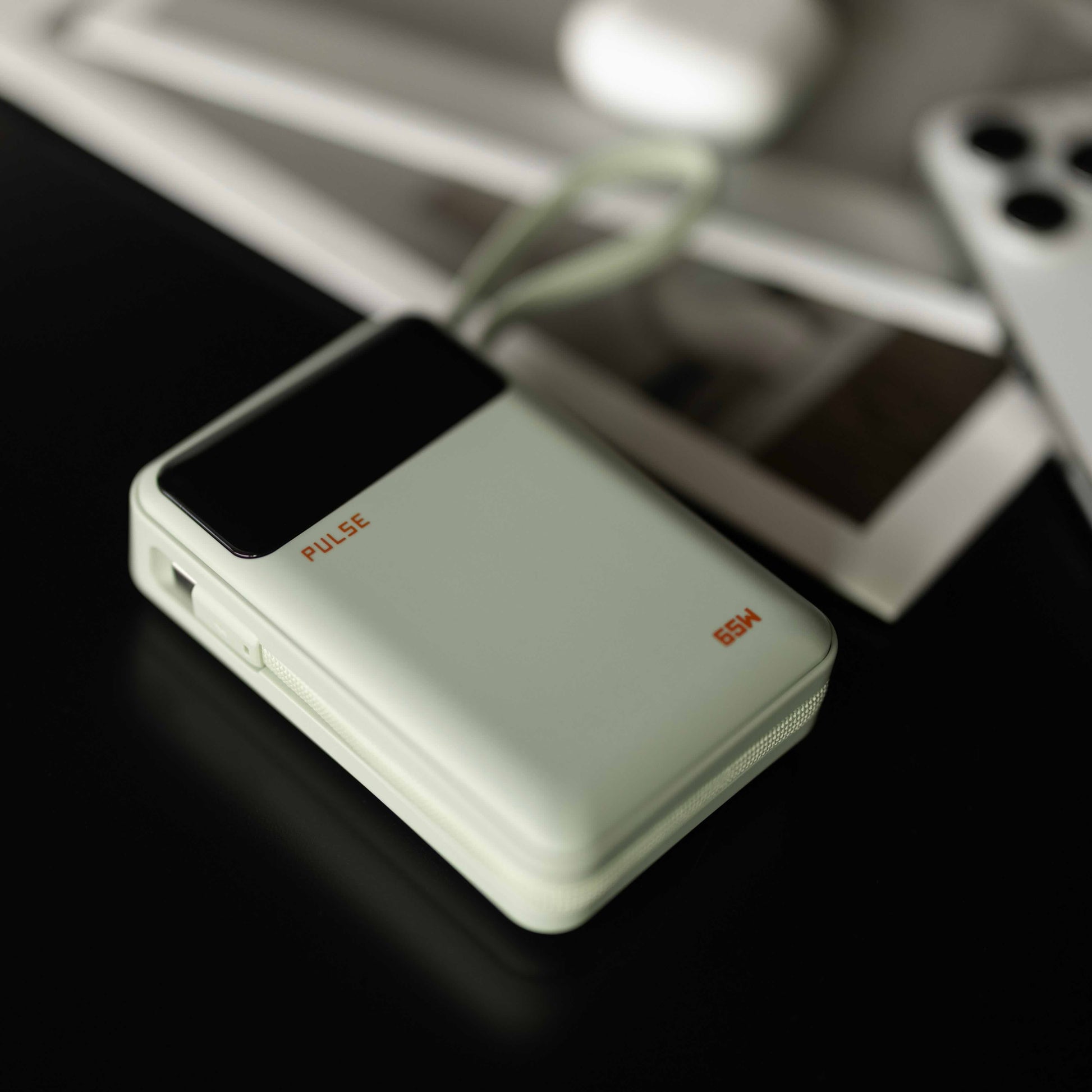 Powerbank 20.000 mAh | Kompakte Laptop-Powerbank mit 65 W Power Delivery, USB-C-Kabel und mehreren Ladeanschlüssen