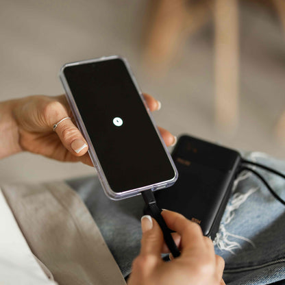 Powerbank 20.000 mAh | Kompakte Laptop-Powerbank mit 65 W Power Delivery, USB-C-Kabel und mehreren Ladeanschlüssen