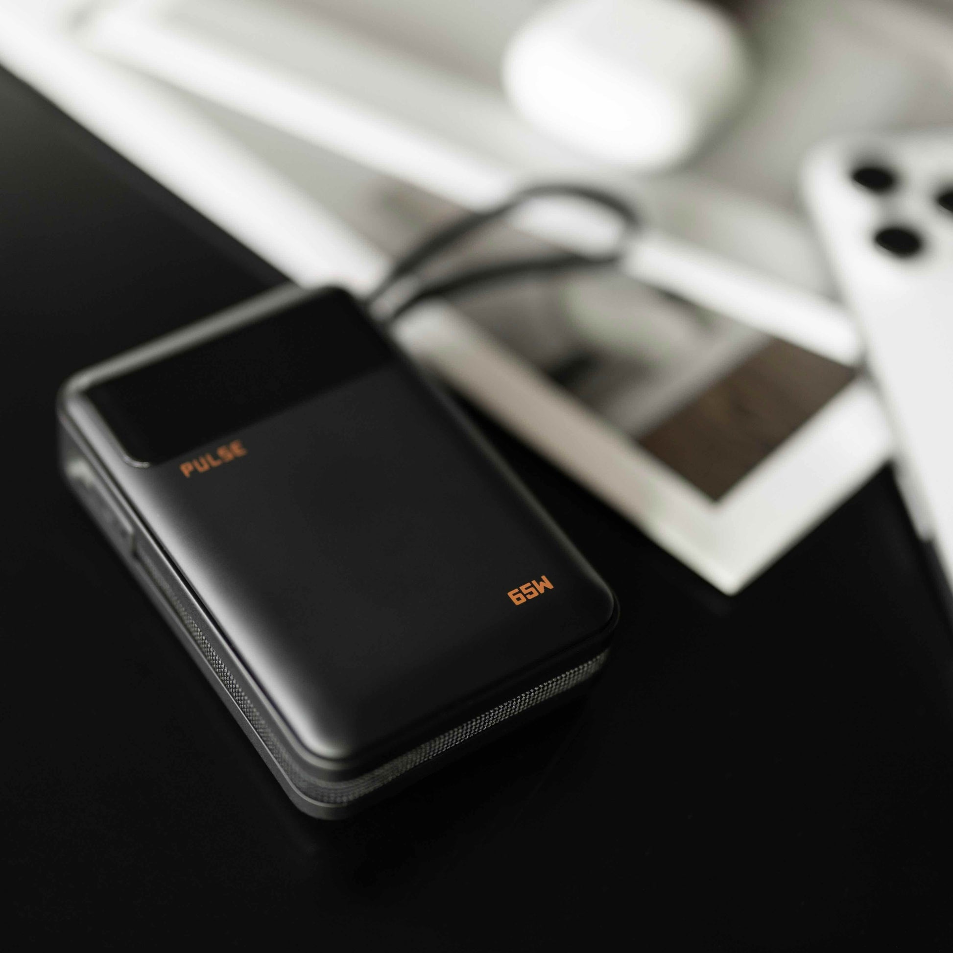 Powerbank 20.000 mAh | Kompakte Laptop-Powerbank mit 65 W Power Delivery, USB-C-Kabel und mehreren Ladeanschlüssen