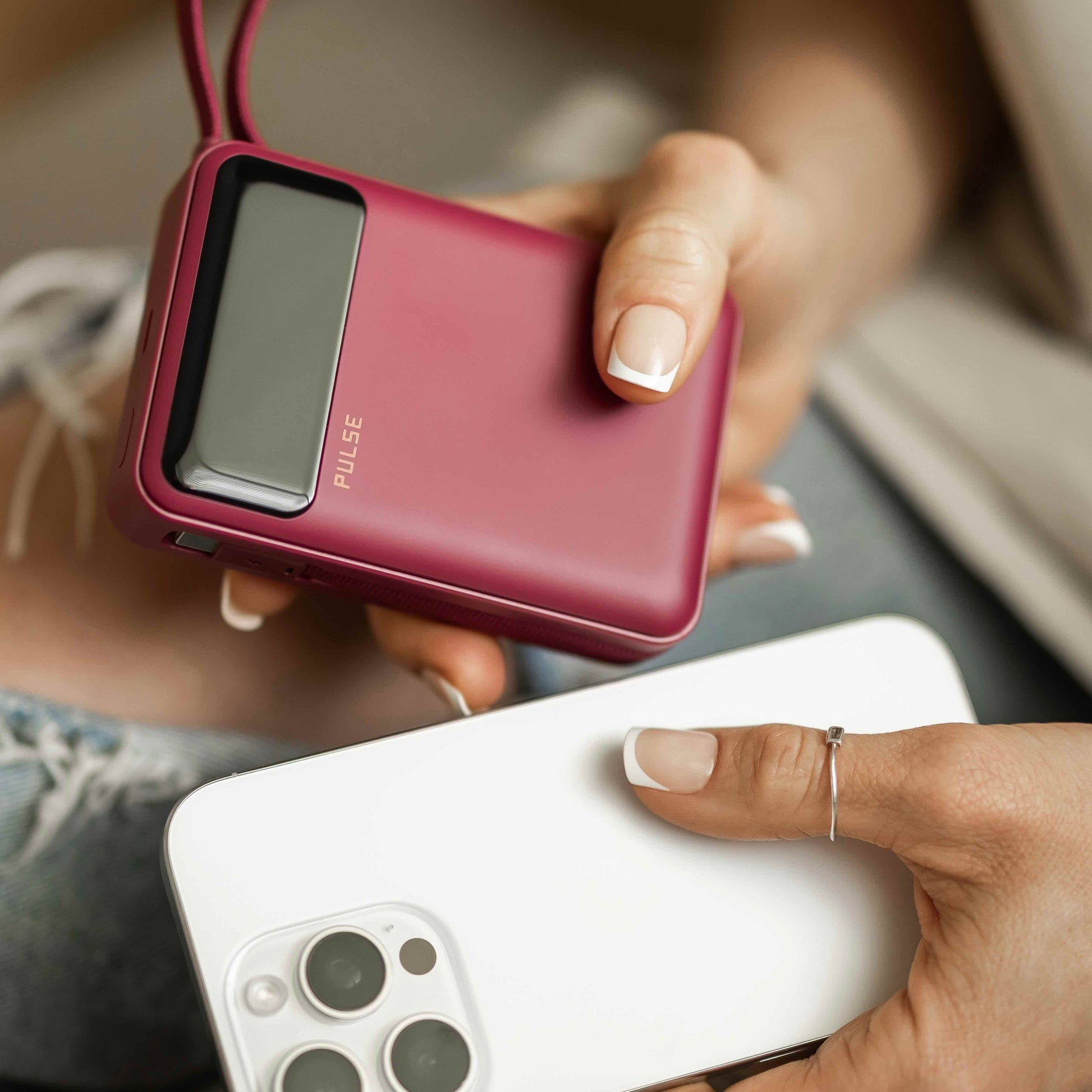 Powerbank 20.000 mAh | Kompakte Laptop-Powerbank mit 65 W Power Delivery, USB-C-Kabel und mehreren Ladeanschlüssen
