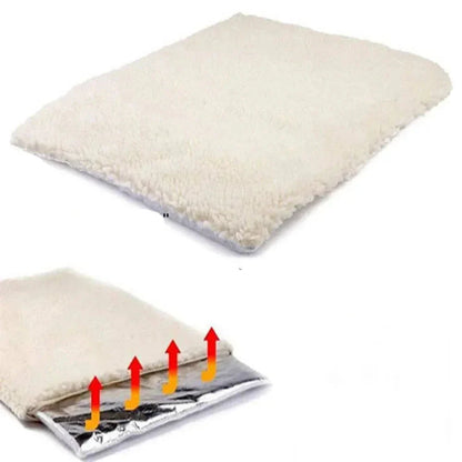 Oreiller thermique douillet pour animaux | Idéal pour les jours d'hiver froids Tapis auto-chauffant conçu pour garder les animaux domestiques au chaud et détendus.