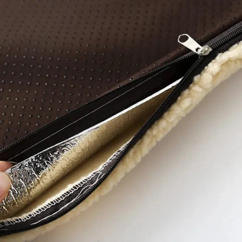 Oreiller thermique douillet pour animaux | Idéal pour les jours d'hiver froids Tapis auto-chauffant conçu pour garder les animaux domestiques au chaud et détendus.