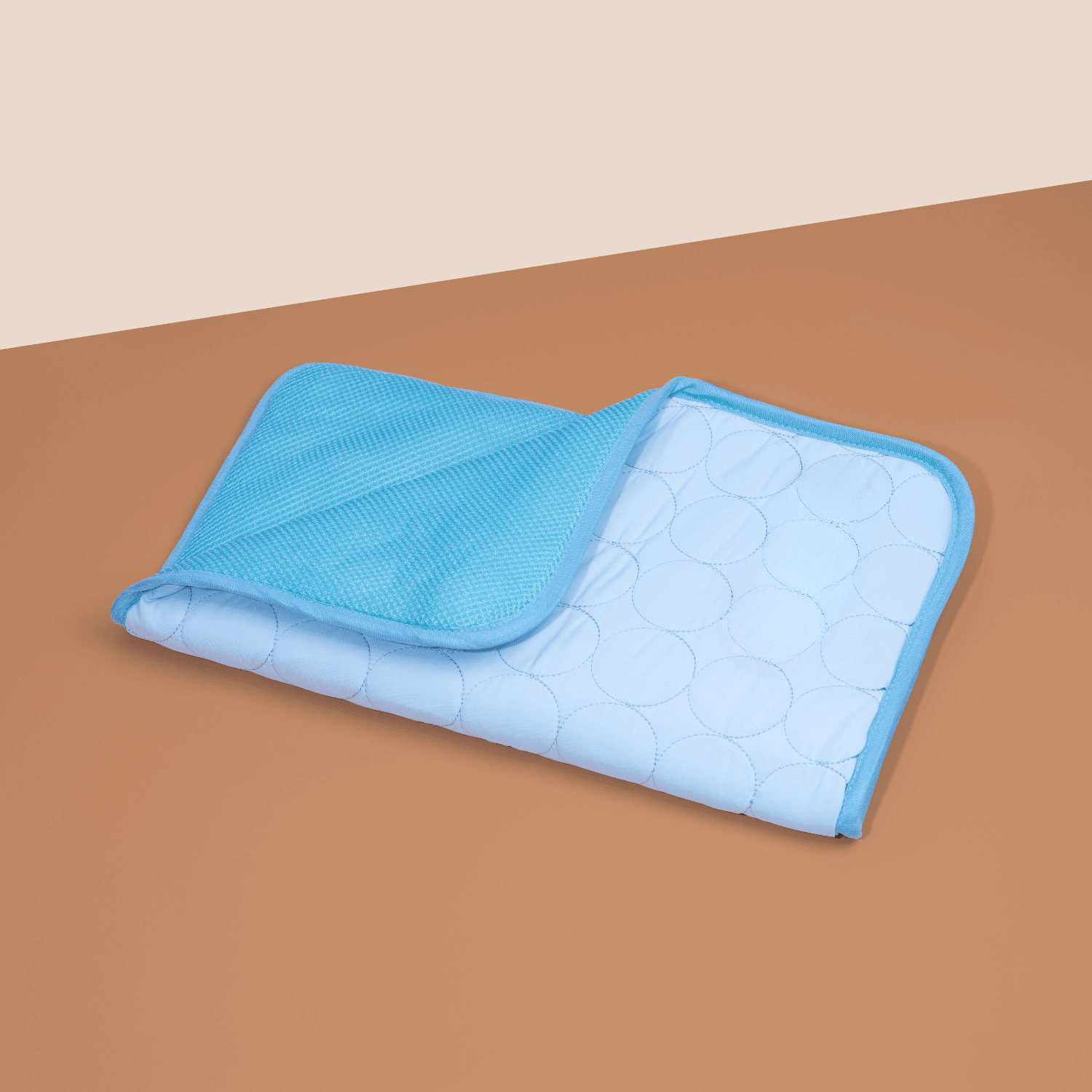 Matelas Rafraîchissant Innovant pour Chiens (4x Puissance de Refroidissement) - ChillComfort