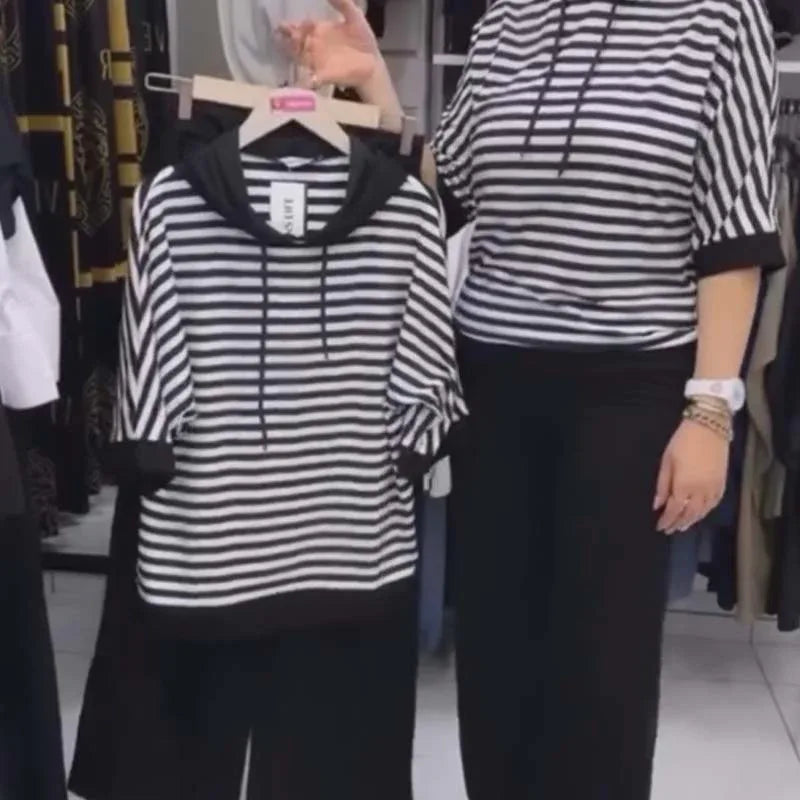 Ensemble Femme Rayé avec Capuche et Pantalon Fluide – Confort Chic du Quotidien - Rondor