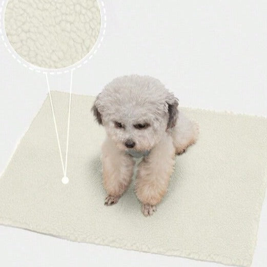 Oreiller thermique douillet pour animaux | Idéal pour les jours d'hiver froids Tapis auto-chauffant conçu pour garder les animaux domestiques au chaud et détendus.