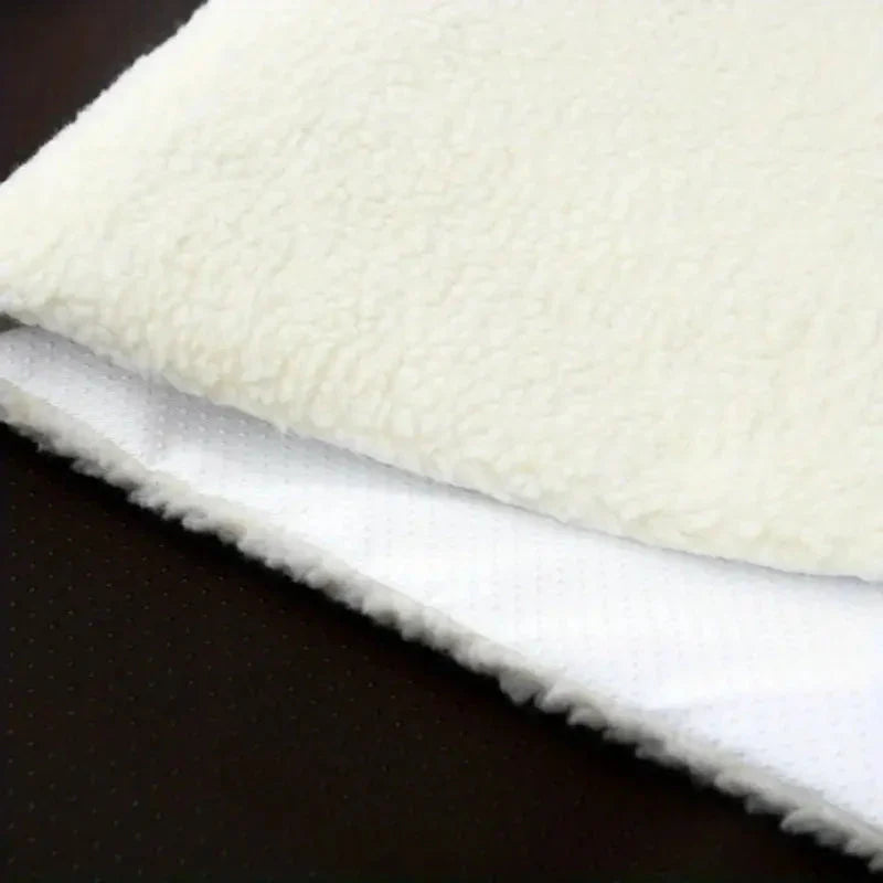 Oreiller thermique douillet pour animaux | Idéal pour les jours d'hiver froids Tapis auto-chauffant conçu pour garder les animaux domestiques au chaud et détendus.